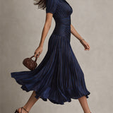Veloura | Satenska midi haljina s retro elegancijom