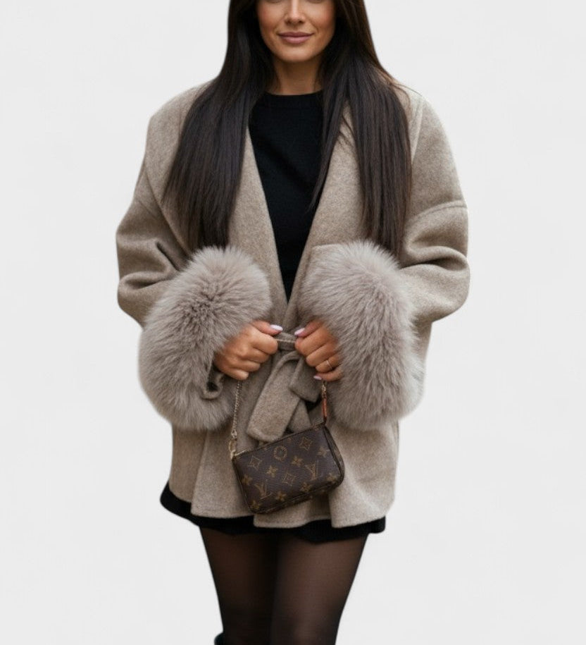Dagmar™ | Elegantni kaput s eko krznom